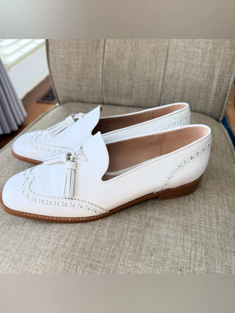 Stuart Weitzman White Leather Tassel Loafers Women’s Size 9M - Picture 1 of 9